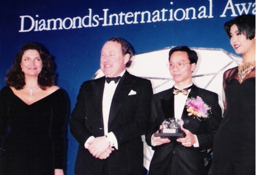 Chow Sang Sang designer won award in “The 1992 Diamonds - International Awards”